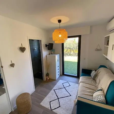 Apparement Moderne Avec Jardin Et Jacuzzi Fréjus