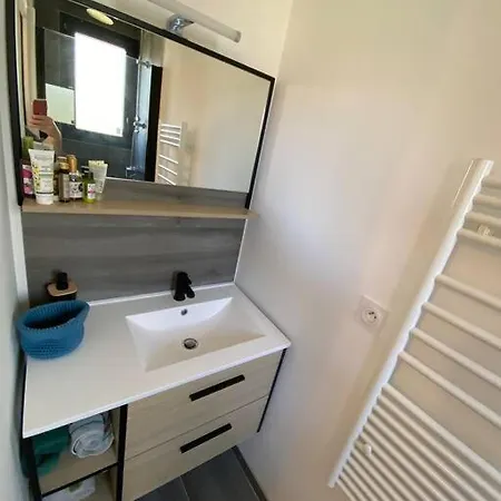 Apparement Moderne Avec Jardin Et Jacuzzi 아파트