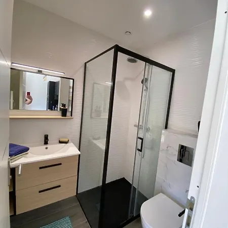 아파트 Apparement Moderne Avec Jardin Et Jacuzzi Fréjus